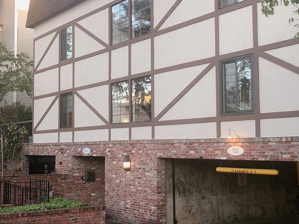 Front Entrance facing El Camino