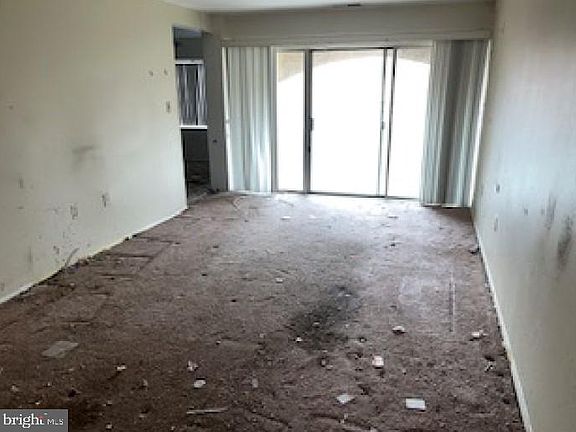 4th image of 410 Girard St #67