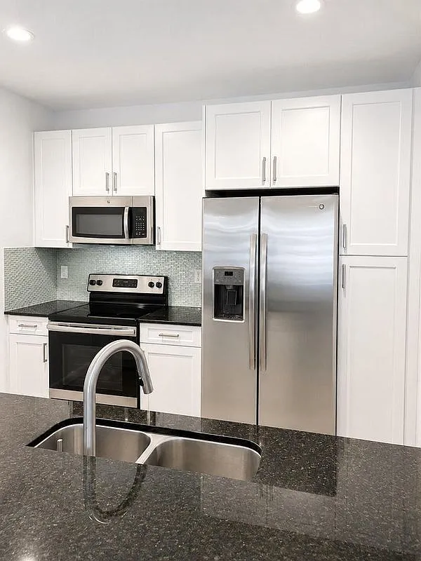 3 bed, 2.5 bath, 1622 sqft, $2,600 — Photo 1