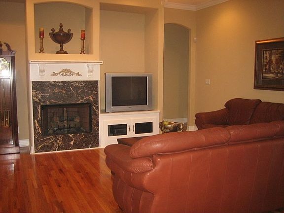 3rd image of 9221 Shoal Creek Dr