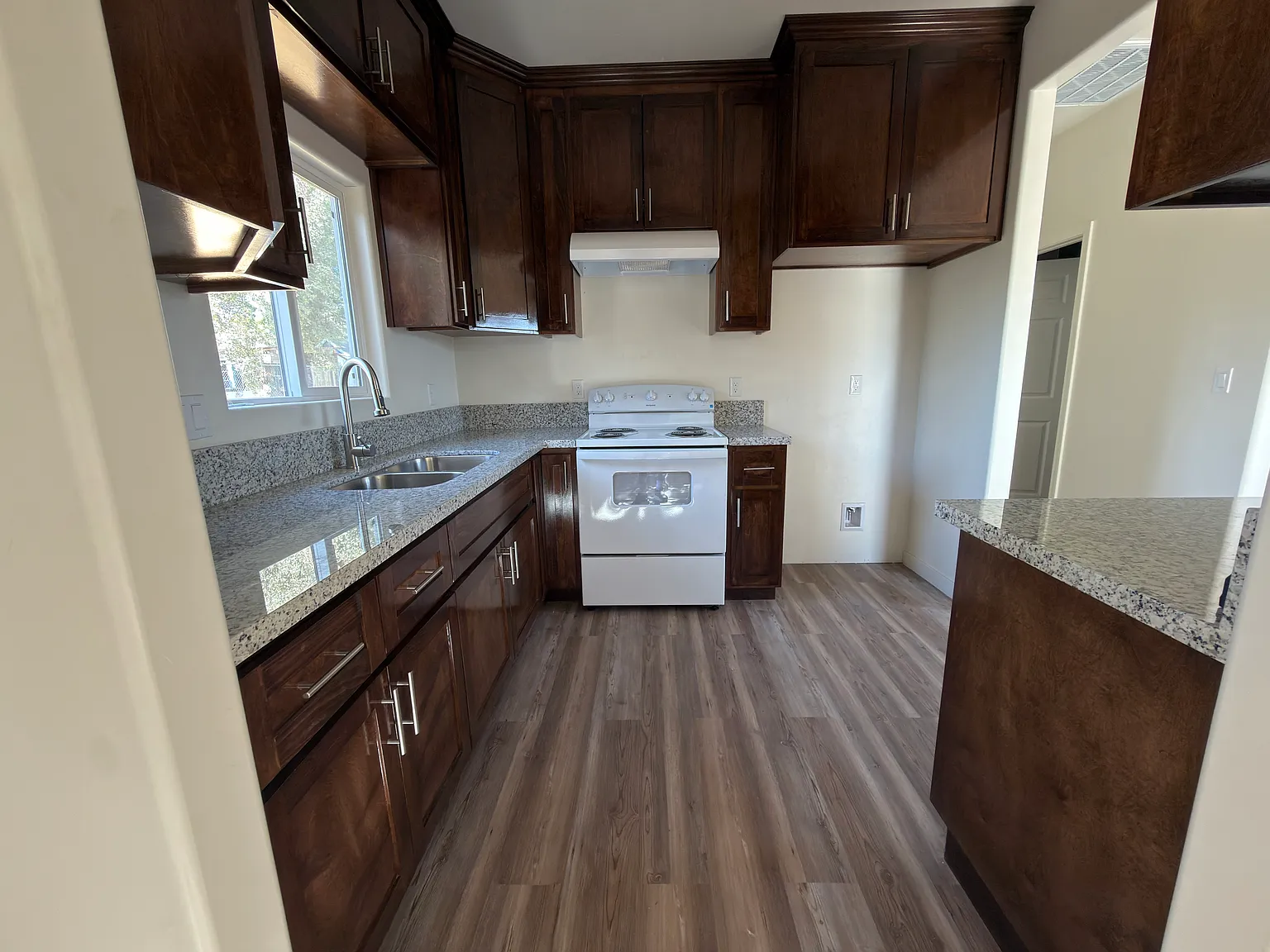 2 bed, 1100 sqft, $2,000 — Photo 1