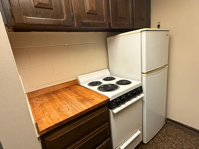 1409 F St #77 — Photo 4