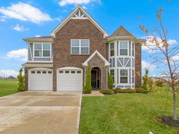 688 Albermarle Dr, Pittsboro, IN 46167