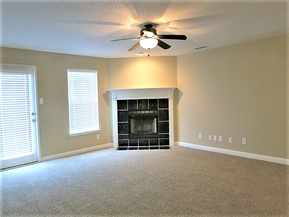 4th image of 1317 Jasmine Dr