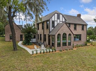 1689 Lakeshore Dr, Eustis, FL 32726