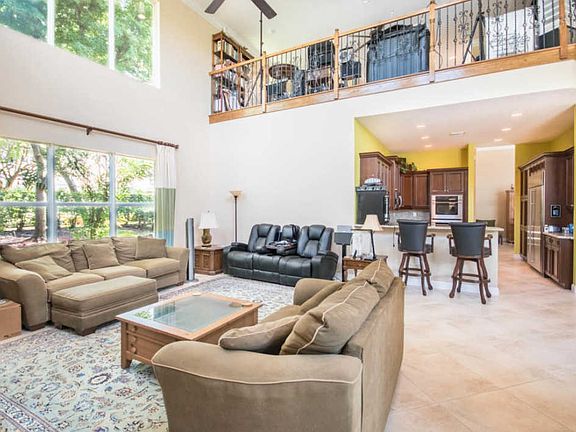 5th image of 11783 Fox Hill Cir