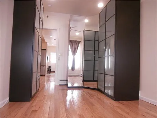 Rented by Akam Sales and Brokerage | media 16