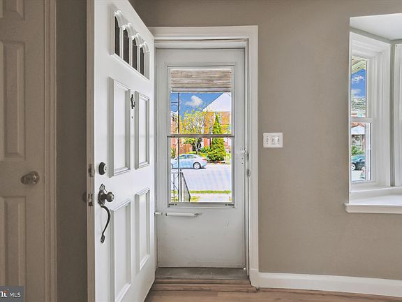 4th image of 24 Shady Nook Ave