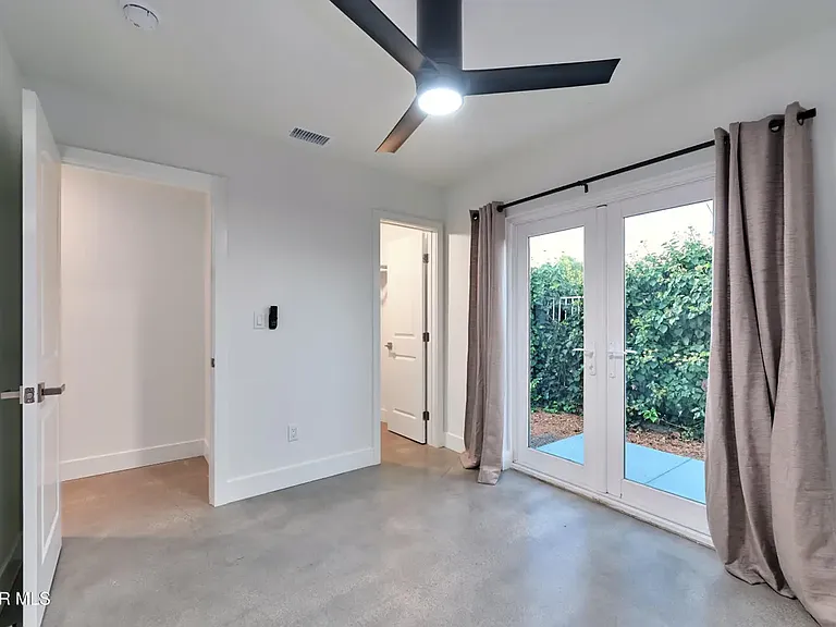 219 Sandberg St #B — Photo 15