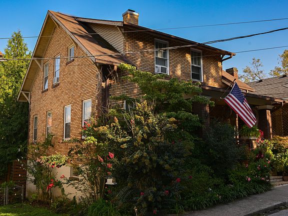 3rd image of 399 Ewing St