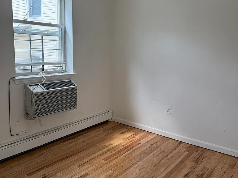 3186 Baisley Ave #1 — Photo 7