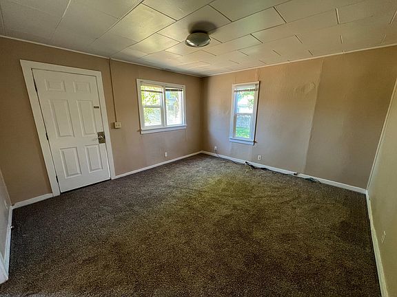2nd image of 216 12th Ave N #B