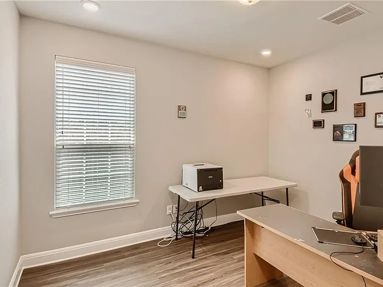 303 White River Dr — Photo 15