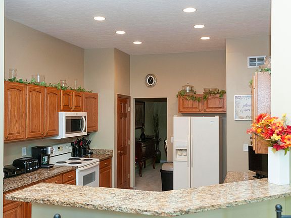 5th image of 3157 Genevieve Dr
