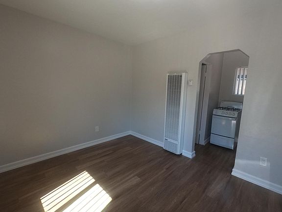 2nd image of 1414 Roosevelt Ave #9