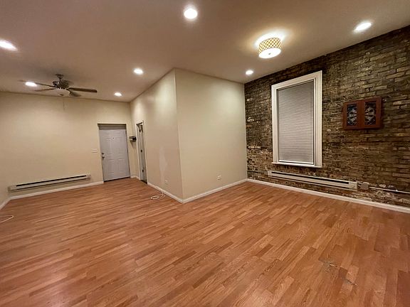 2nd image of 2880 N Milwaukee Ave #1R