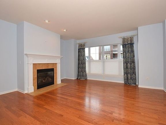 3rd image of 3906 S Lake Dr #1112