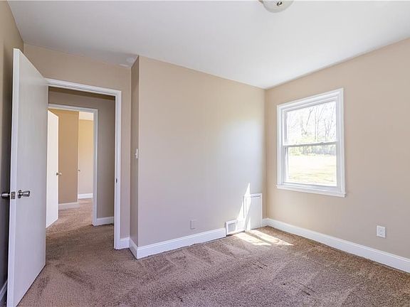 5th image of 7521 Norwood St