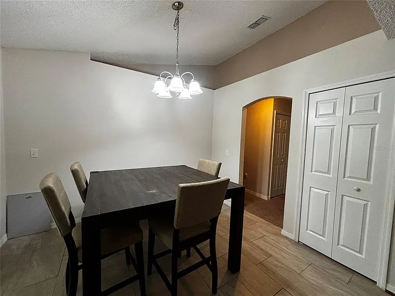 8 Botany Ln — Photo 3