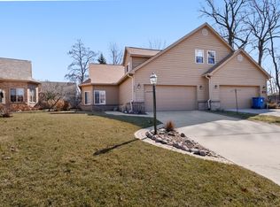 4904 Waters Edge Dr, Valparaiso, IN 46383
