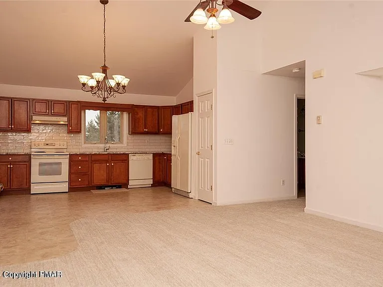 2403 Route 115 — Photo 11