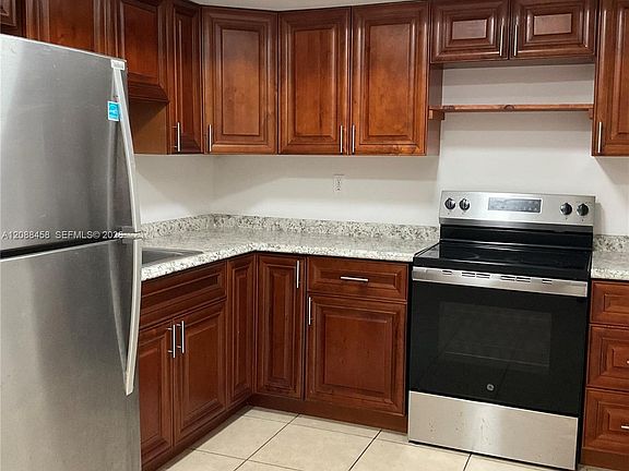 2nd image of 5530 SW 36th St #1