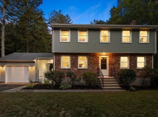 20 Selfridge Rd, Bedford, MA 01730