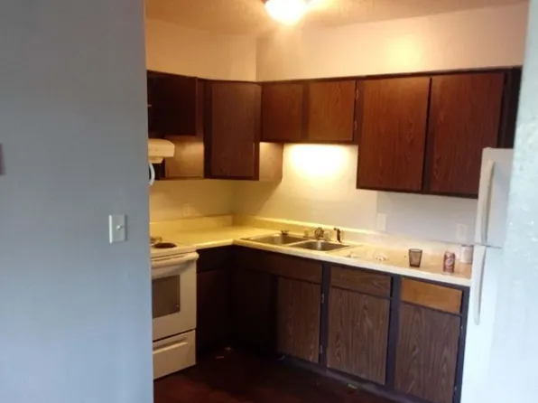 Pride Leon, 1006 SW 11th St #7, Leon, IA 50144