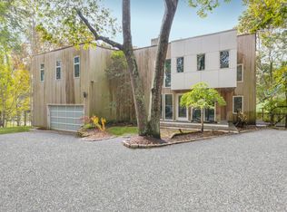 22 W Neck Rd, Southampton, NY 11968