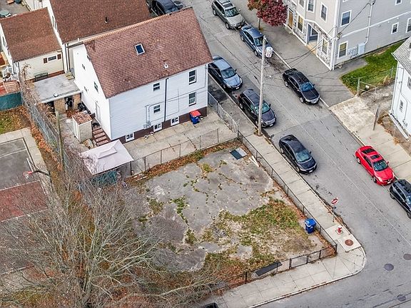 5th image of 150 Blackmer St
