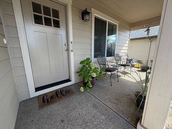 2nd image of 1450 Gooseberry St