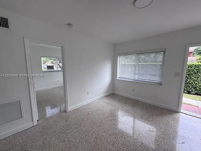 900 SW 5th Ave #3 — Photo 24