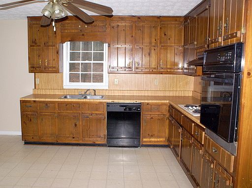 3rd image of 2734 Hillside Dr