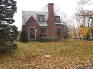 25 Orchard Ave, Nashua, NH 03060