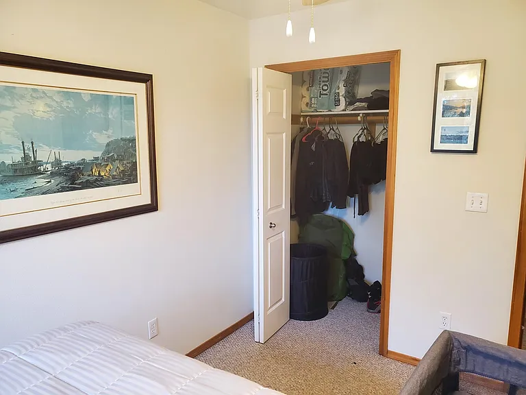 413 Maxs Pl — Photo 32
