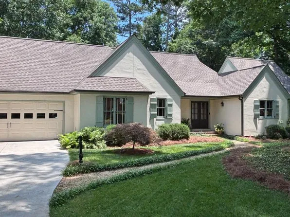 5168 Sandlewood Ct, Marietta, GA 30068