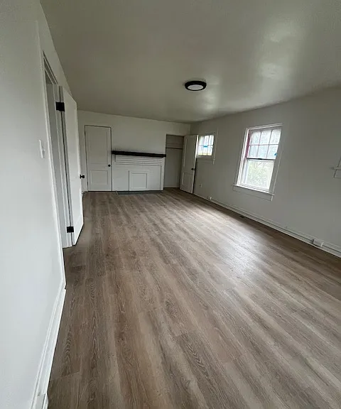 1821 W Grand Ave — Photo 9