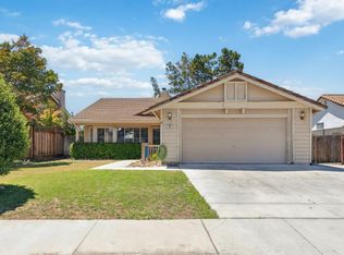 990 Alder St, Hollister, CA 95023