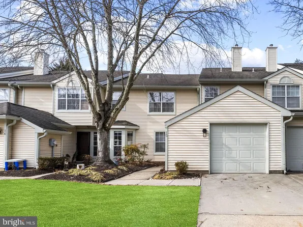 15 Heath Ct, Princeton, NJ 08540