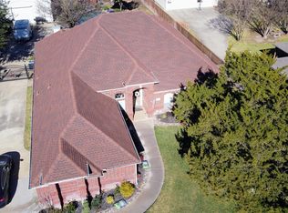 1006 W Sandra Ln, Grand Prairie, TX 75052