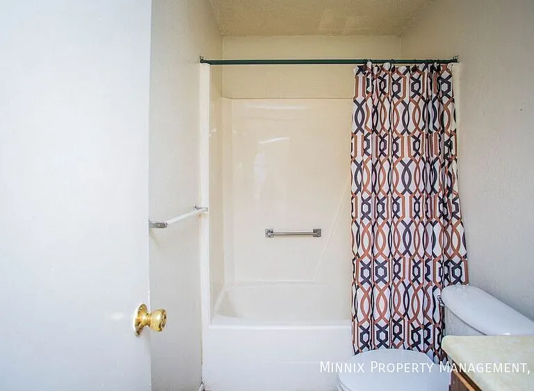 630 S Crosby St — Photo 11