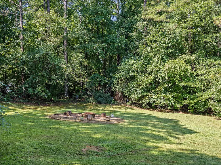 254 Graves Rd — Photo 28
