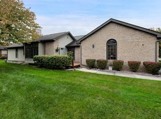 13268 Edgewood Dr, Sterling Heights, MI 48312