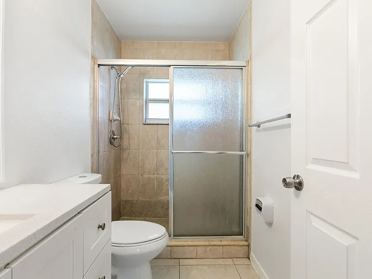24 SW 6th St #2 — Photo 25