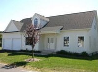 19 Elizabeth Ln, Suffield, CT 06078