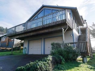 1824 NE 71st St, Lincoln City, OR 97367
