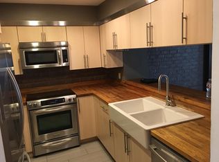 10 Spinnaker Ln, New Orleans, LA 70124