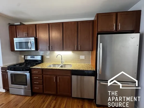 1467 W Fargo Ave #303, Chicago, IL 60626