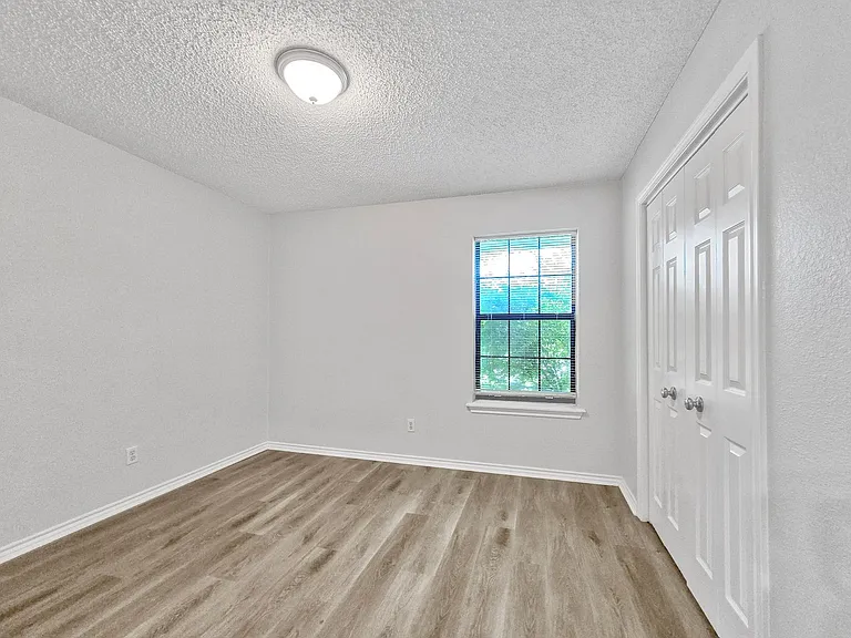 308 Floyd St — Photo 10