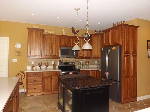 3rd image of 7223 W Mayer Dr